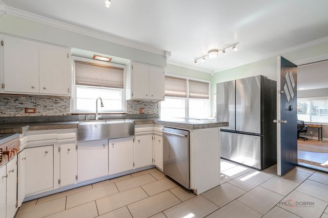 34049 N Hickory Avenue, Grayslake, IL 60030