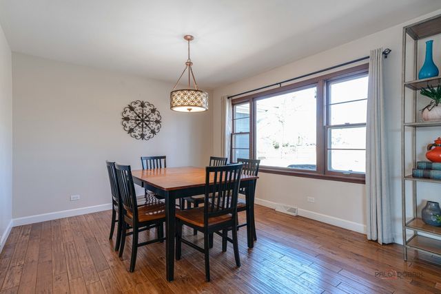 34049 N Hickory Avenue, Grayslake, IL 60030