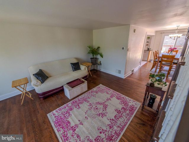 854 GAINSBORO RD, Drexel Hill, PA 19026