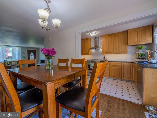 854 GAINSBORO RD, Drexel Hill, PA 19026