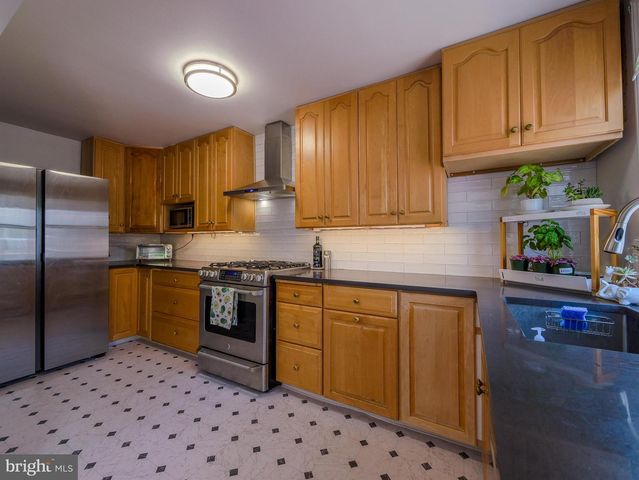 854 GAINSBORO RD, Drexel Hill, PA 19026