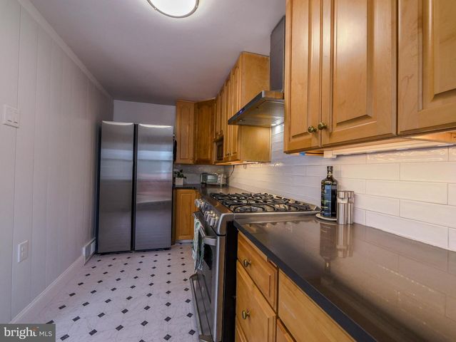 854 GAINSBORO RD, Drexel Hill, PA 19026