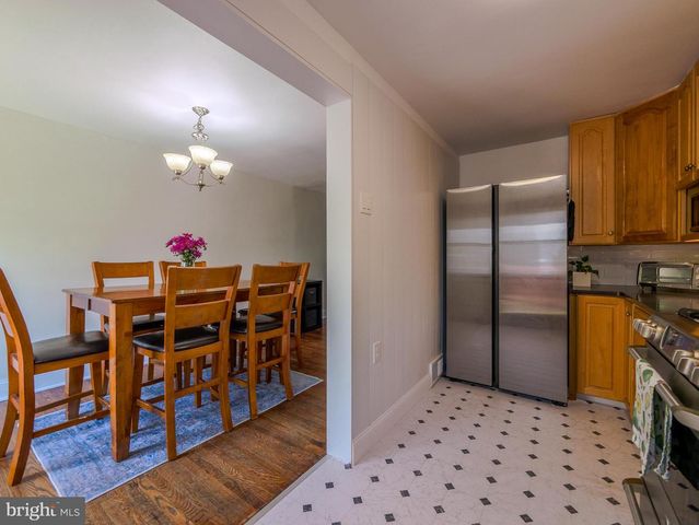 854 GAINSBORO RD, Drexel Hill, PA 19026