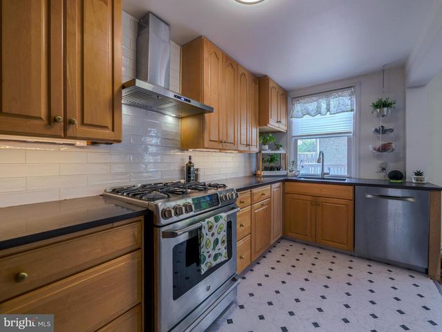 854 GAINSBORO RD, Drexel Hill, PA 19026