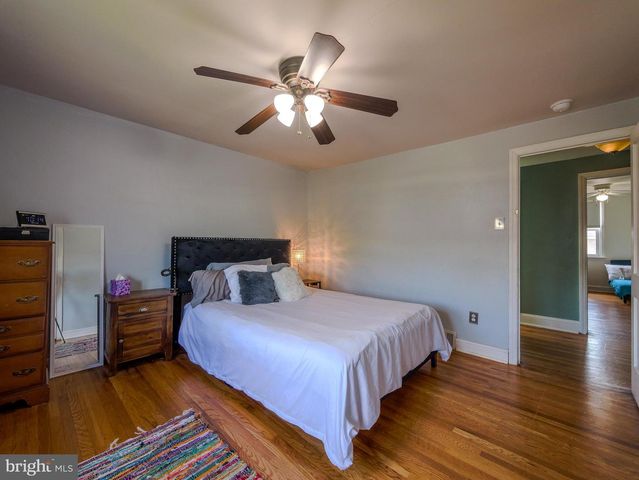 854 GAINSBORO RD, Drexel Hill, PA 19026