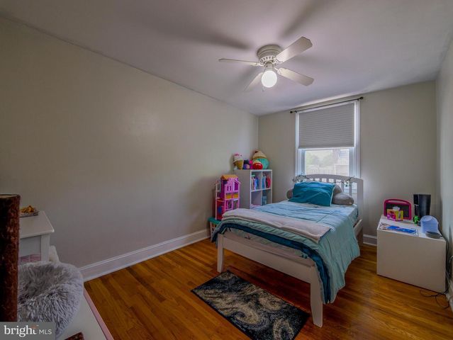 854 GAINSBORO RD, Drexel Hill, PA 19026