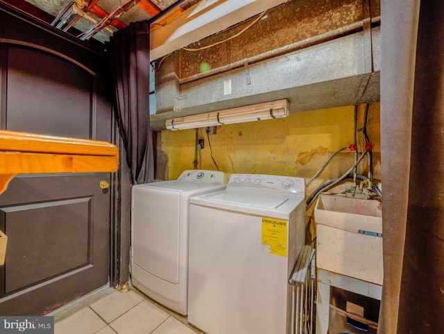 854 GAINSBORO RD, Drexel Hill, PA 19026