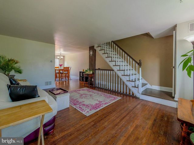 854 GAINSBORO RD, Drexel Hill, PA 19026