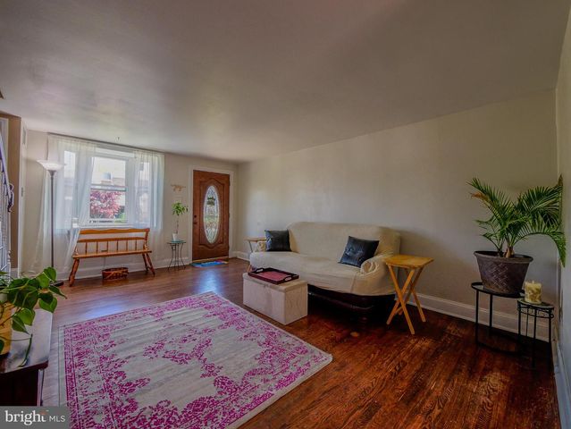 854 GAINSBORO RD, Drexel Hill, PA 19026