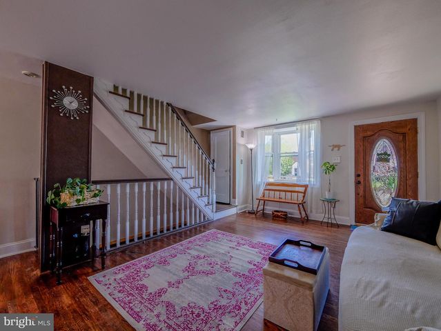 854 GAINSBORO RD, Drexel Hill, PA 19026