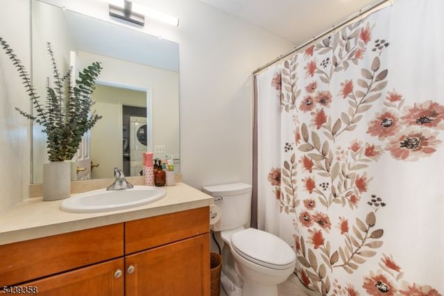 17 Conover Ter, Lebanon Boro, NJ 08833