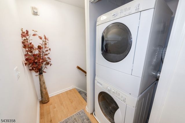 17 Conover Ter, Lebanon Boro, NJ 08833