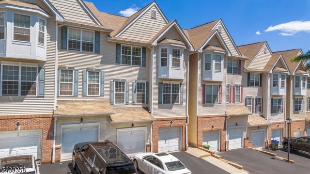 17 Conover Ter, Lebanon Boro, NJ 08833