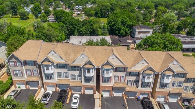 17 Conover Ter, Lebanon Boro, NJ 08833