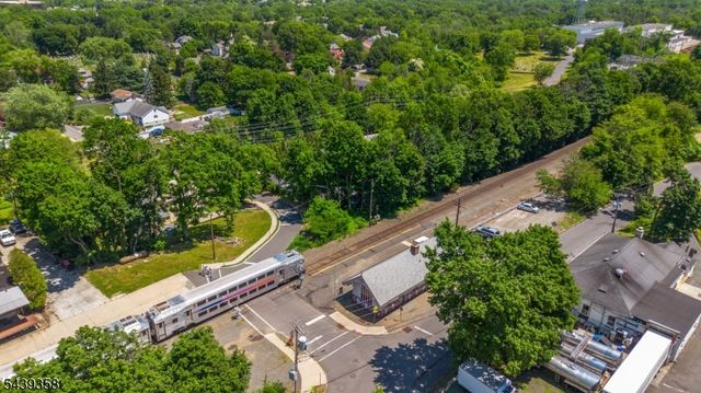 17 Conover Ter, Lebanon Boro, NJ 08833