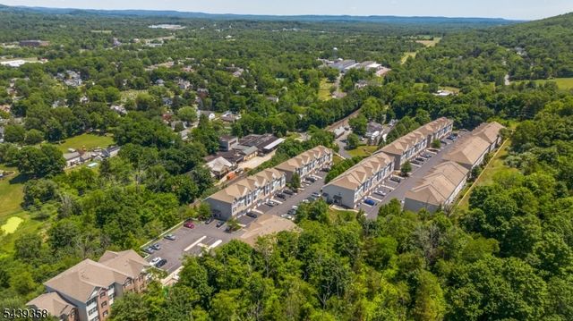 17 Conover Ter, Lebanon Boro, NJ 08833