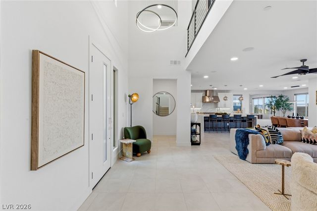 424 Crown Mesa Avenue, Las Vegas, NV 89138
