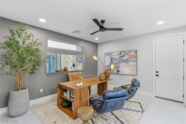424 Crown Mesa Avenue, Las Vegas, NV 89138