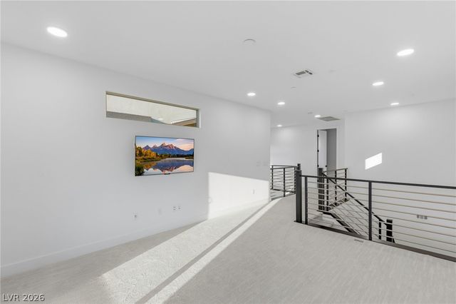 424 Crown Mesa Avenue, Las Vegas, NV 89138