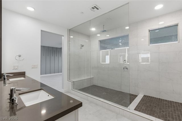 424 Crown Mesa Avenue, Las Vegas, NV 89138