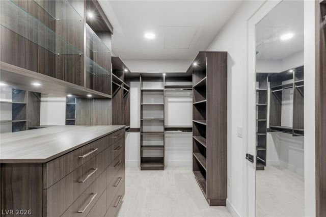 424 Crown Mesa Avenue, Las Vegas, NV 89138