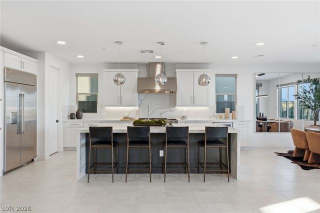 424 Crown Mesa Avenue, Las Vegas, NV 89138