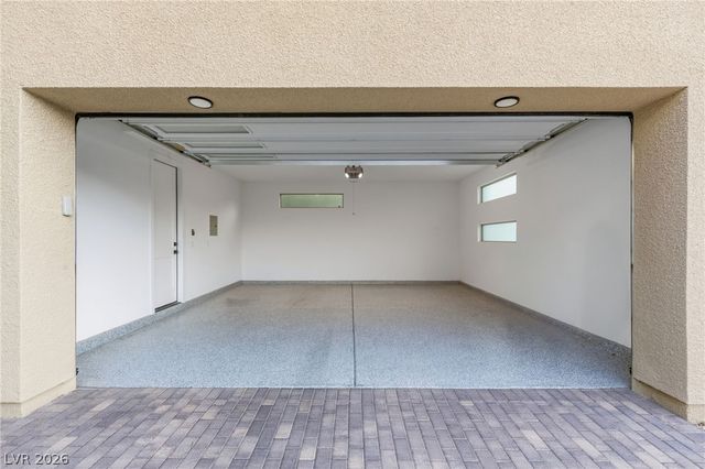 424 Crown Mesa Avenue, Las Vegas, NV 89138