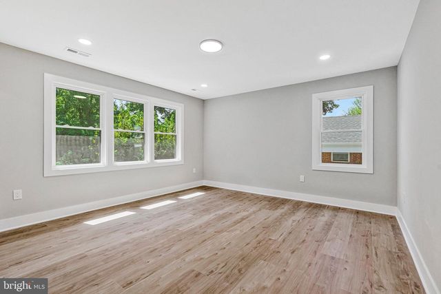 10211 STRATFORD AVE, Fairfax, VA 22030