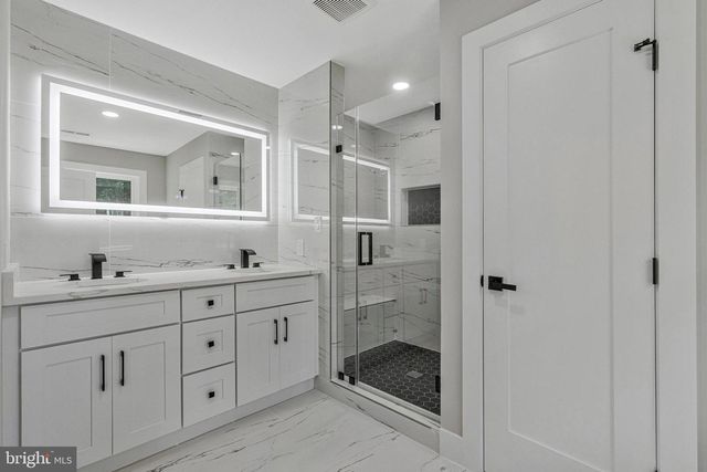 10211 STRATFORD AVE, Fairfax, VA 22030