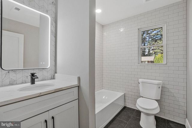 10211 STRATFORD AVE, Fairfax, VA 22030