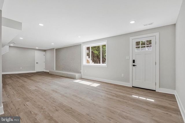 10211 STRATFORD AVE, Fairfax, VA 22030