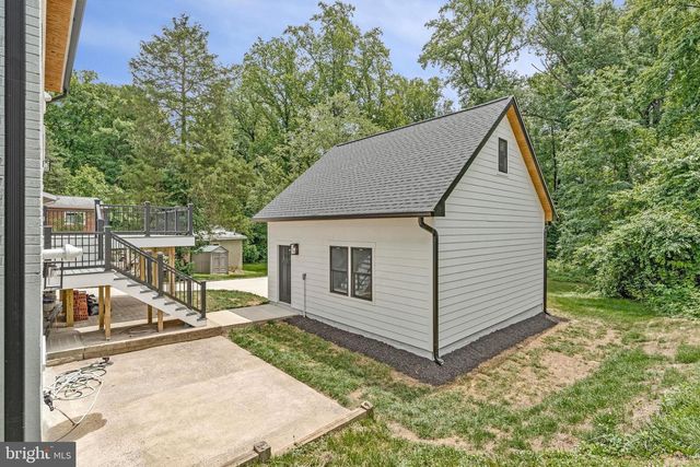 10211 STRATFORD AVE, Fairfax, VA 22030