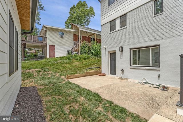 10211 STRATFORD AVE, Fairfax, VA 22030