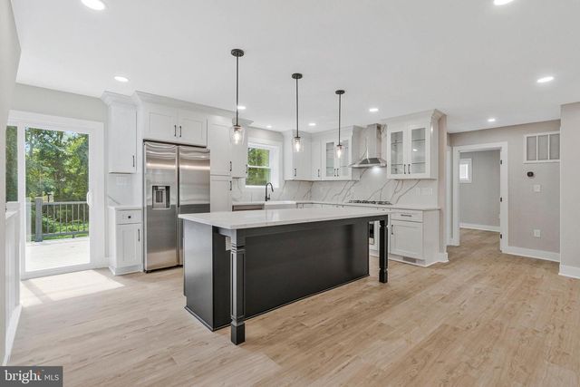10211 STRATFORD AVE, Fairfax, VA 22030