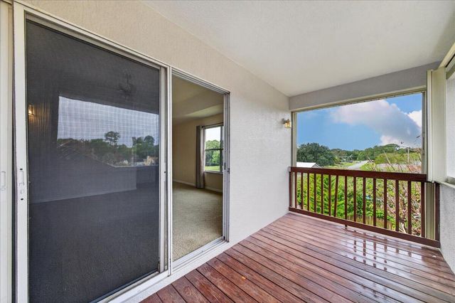 914 Sierra Place NE, Palm Bay, FL 32907