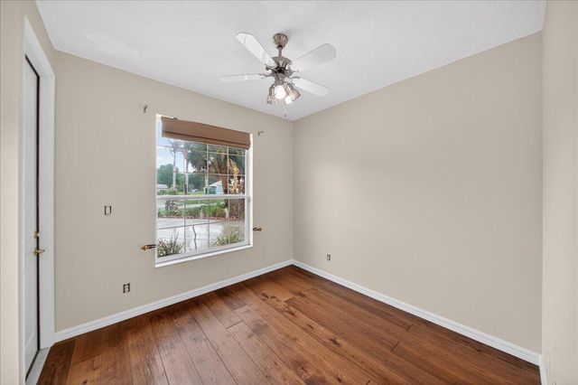 914 Sierra Place NE, Palm Bay, FL 32907
