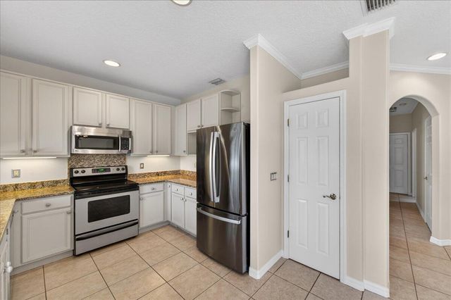 914 Sierra Place NE, Palm Bay, FL 32907