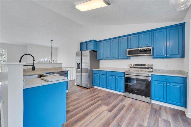 930 Brookfield LN, Roanoke, VA 24012