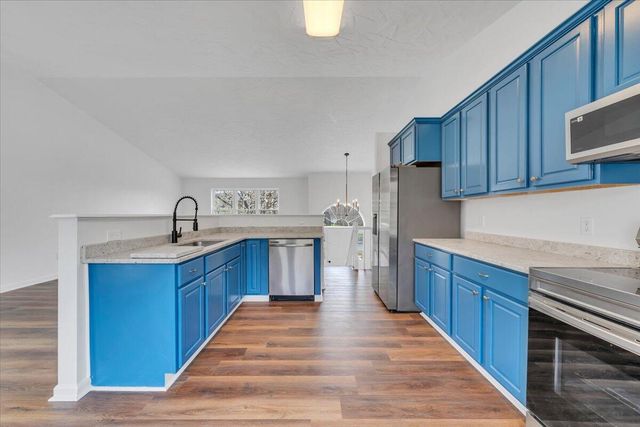 930 Brookfield LN, Roanoke, VA 24012