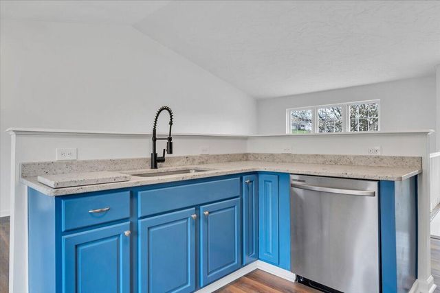 930 Brookfield LN, Roanoke, VA 24012