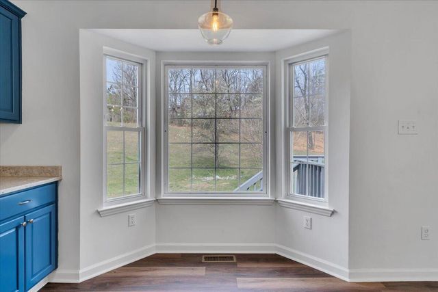 930 Brookfield LN, Roanoke, VA 24012