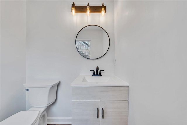 930 Brookfield LN, Roanoke, VA 24012