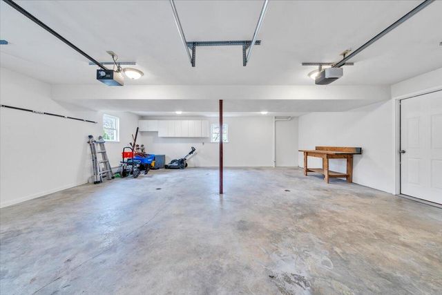 930 Brookfield LN, Roanoke, VA 24012