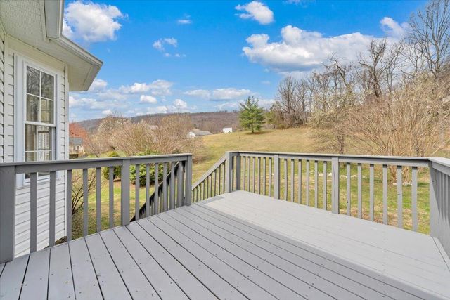 930 Brookfield LN, Roanoke, VA 24012