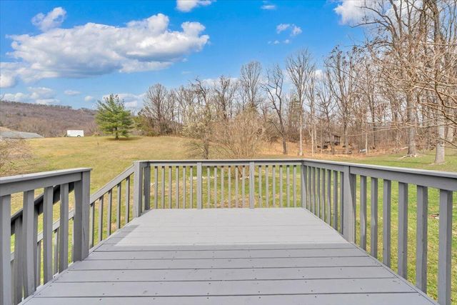 930 Brookfield LN, Roanoke, VA 24012