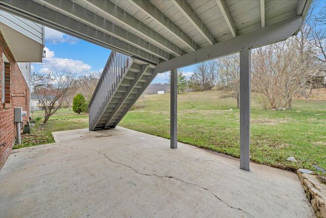 930 Brookfield LN, Roanoke, VA 24012