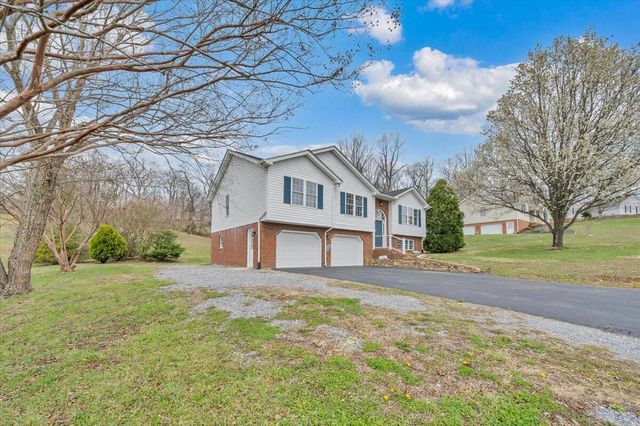 930 Brookfield LN, Roanoke, VA 24012