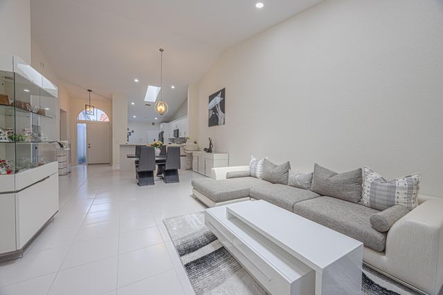7594 Seafoam Court, Boynton Beach, FL 33437