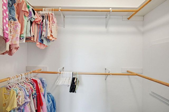 307 Scuppernong CIRCLE, Dousman, WI 53118