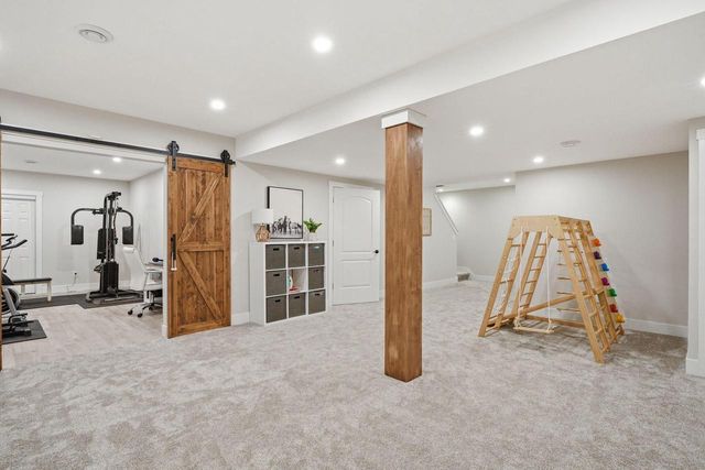 307 Scuppernong CIRCLE, Dousman, WI 53118